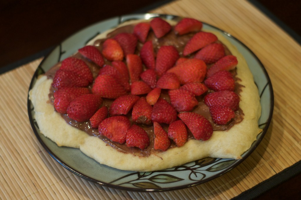 Nutella Strawberry Pizza 3